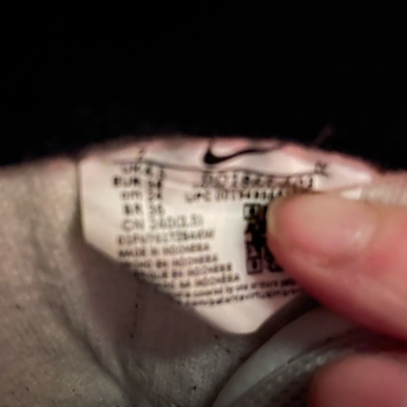 Nike panda Black and White High-Top Sneakers - Picture 11 of 11